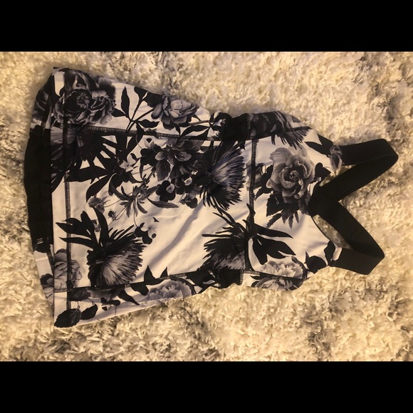 Lululemon Tank Top - Picture 1 of 3